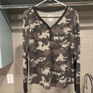 Time and Tru Camo Women’s Thermal Top Long Sleeve Size Xl (16-18)